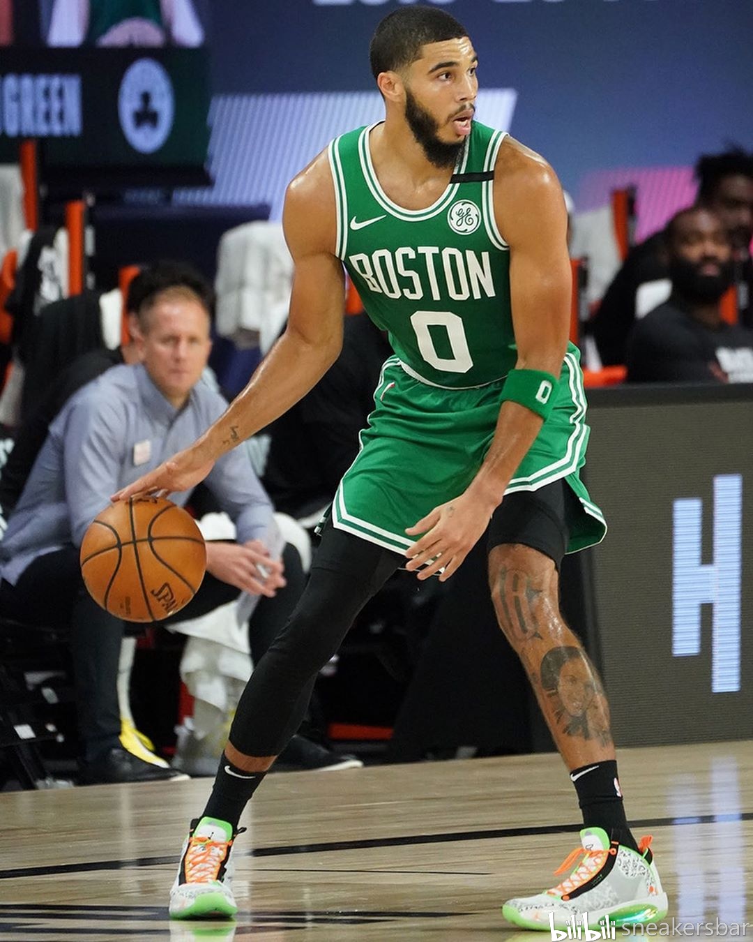 现了双方的 现了双方的