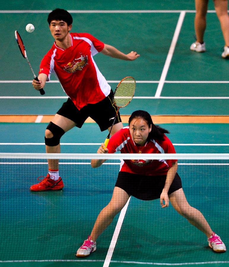 与球迷建立 与球迷建立