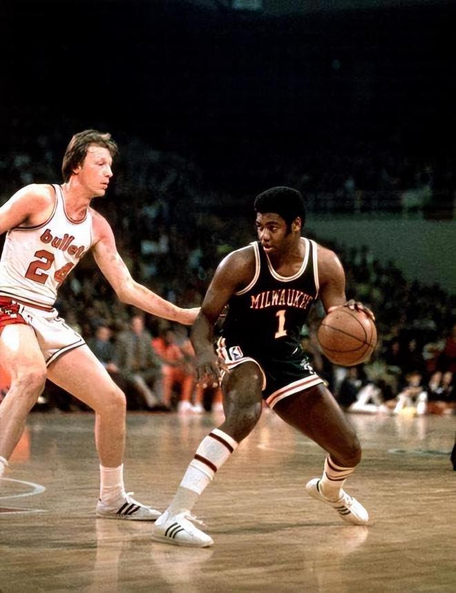 仅展现了他 仅展现了他