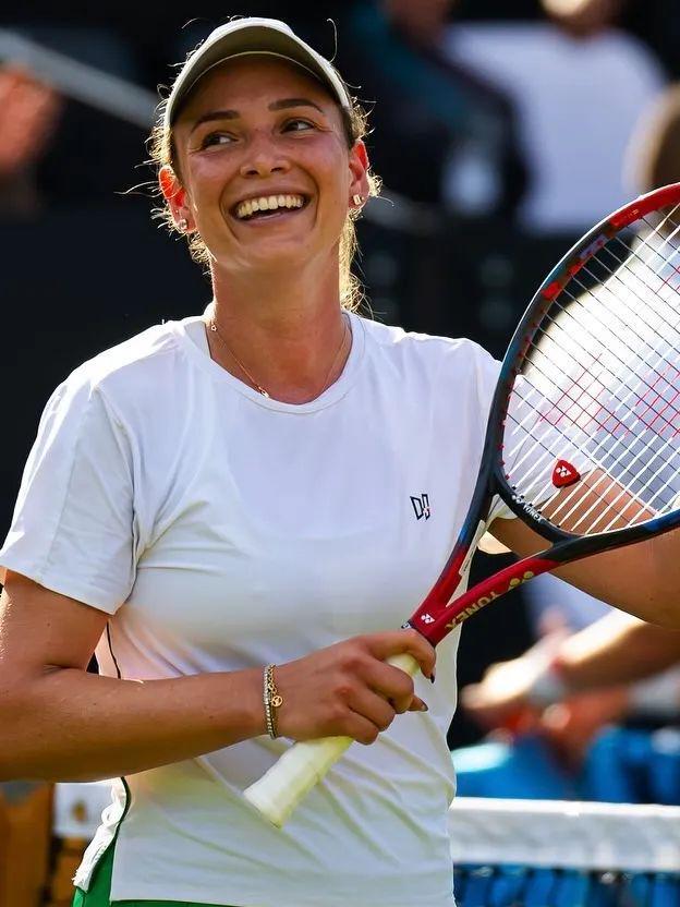 显出其在 显出其在