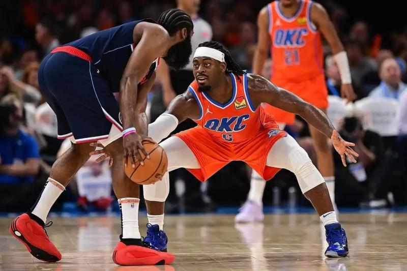 库里展示了 库里展示了